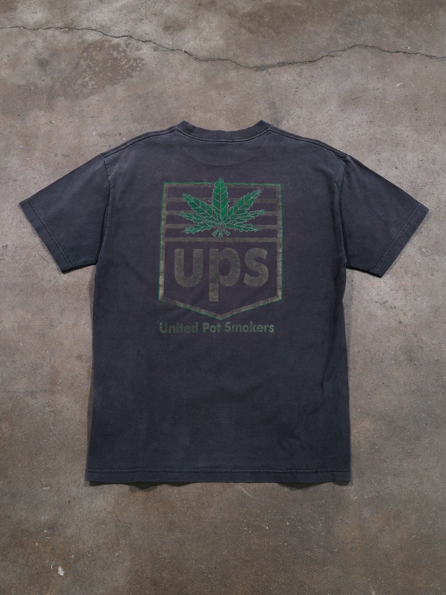 'UNITED POT SMOKERS' TEE