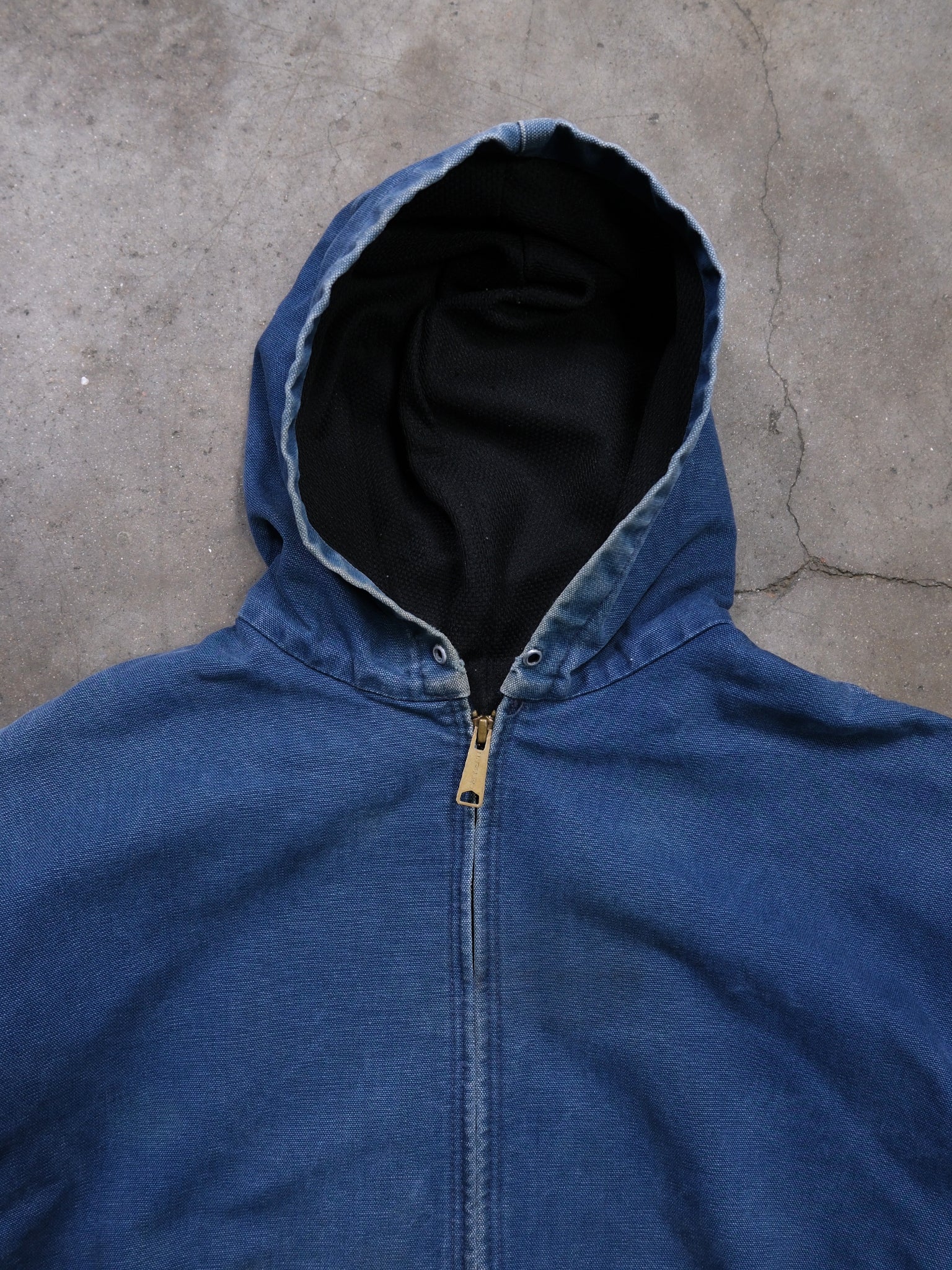 VINTAGE FADED BLUE HOODED CARHARTT JACKET