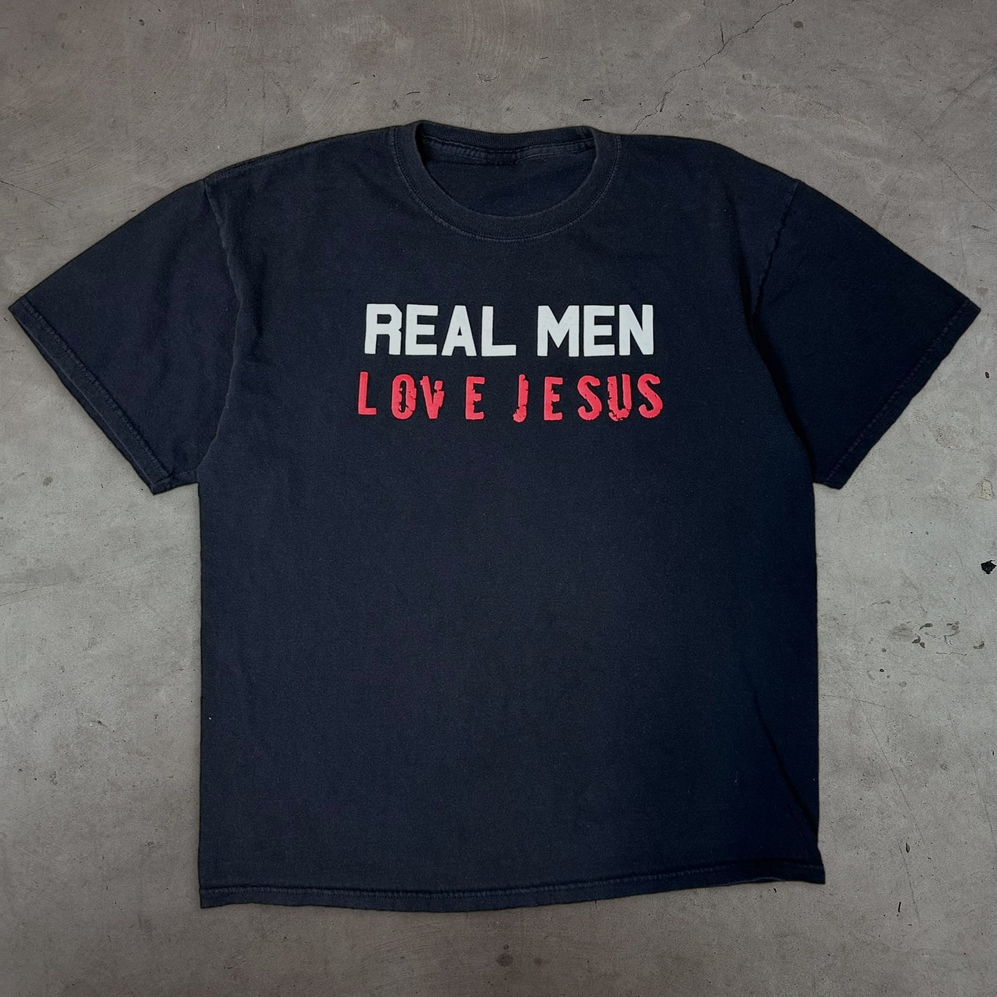 2000S "REAL MEN LOVE JESUS" TEE / LARGE