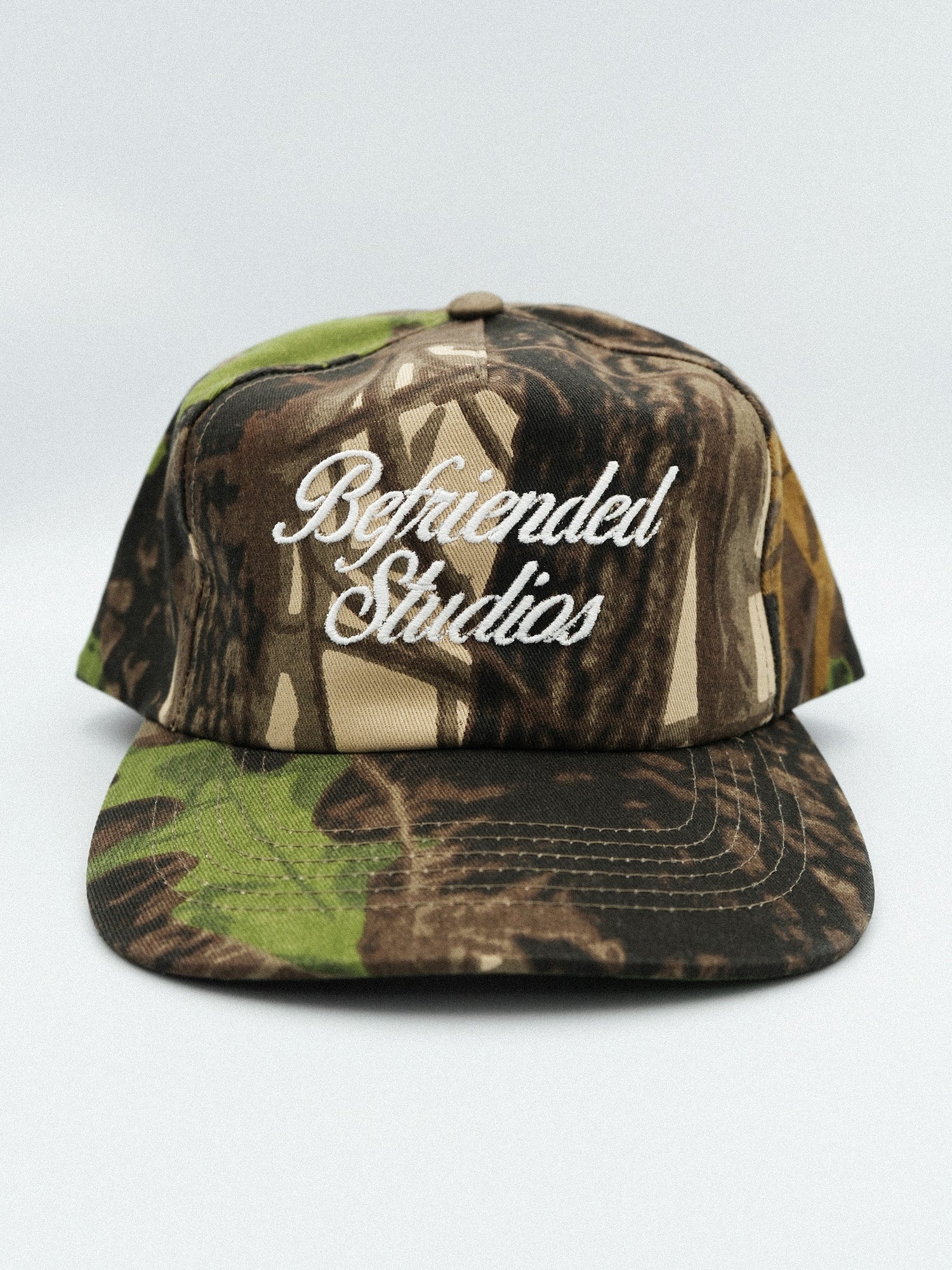 CAMO SCRIPT HAT