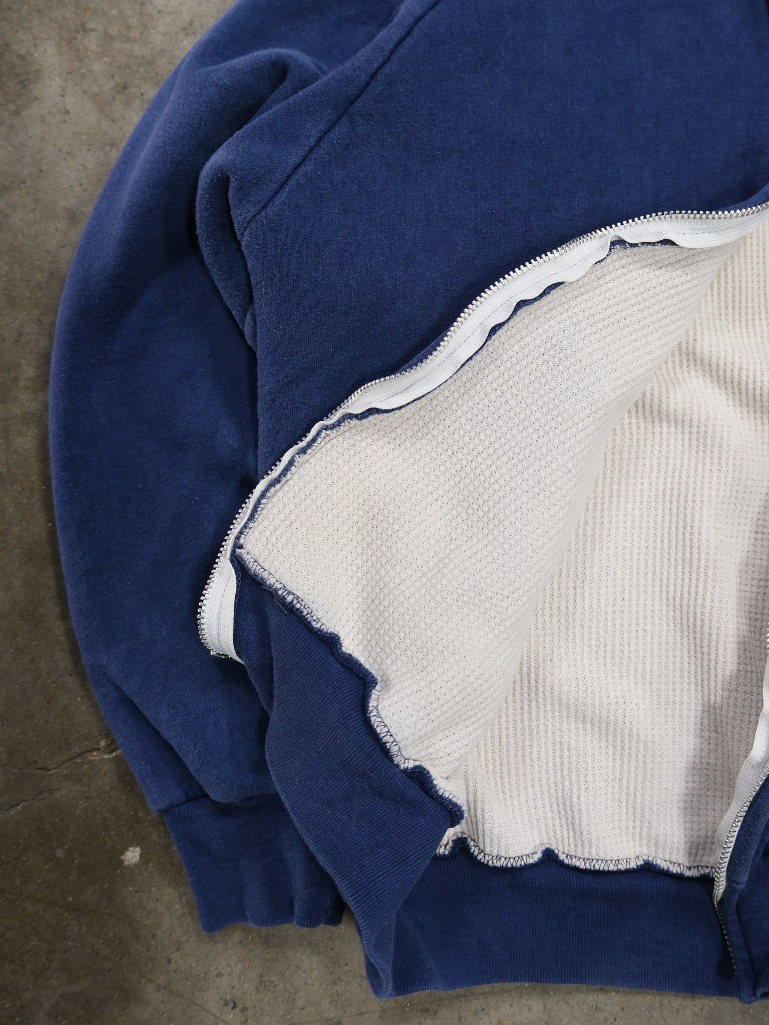 1980S NAVY BLUE THERMAL LINED ZIPUP SWEATSHIRT