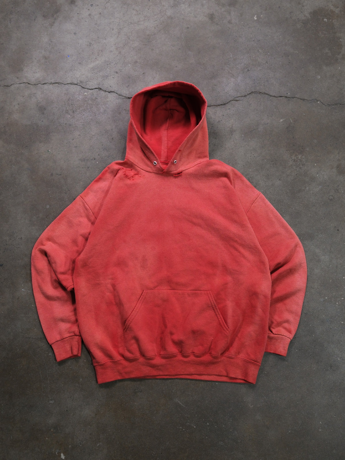 1990S SUNFADED RED HOODED SWEATSHIRT
